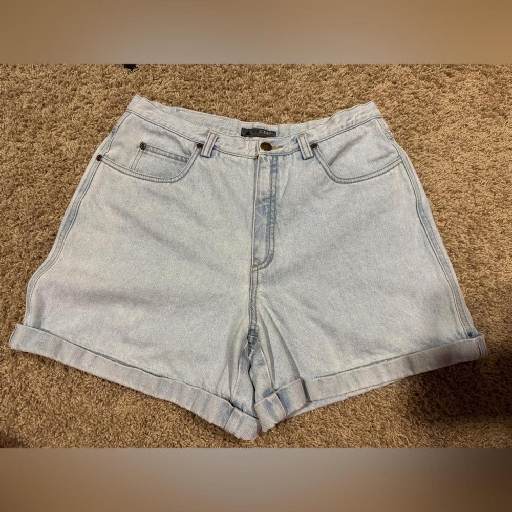 Vintage Liz Wear Women's Light Blue Denim Shorts size 14P